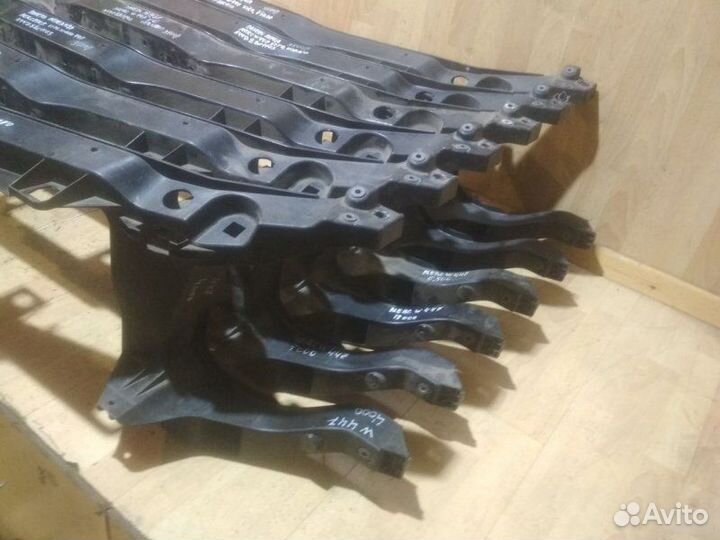 Панель передняя Mercedes Benz W447