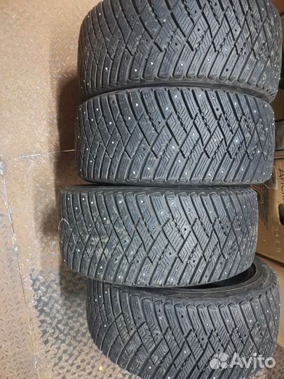 Goodyear Ultragrip Ice Arctic 235/45 R17