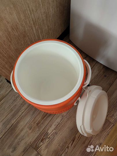 Изотермический контейнер-бочка Igloo, 19 л