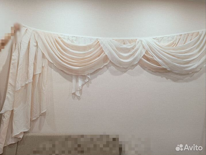 Ламбрекен из лёгкой тюлевой ткани