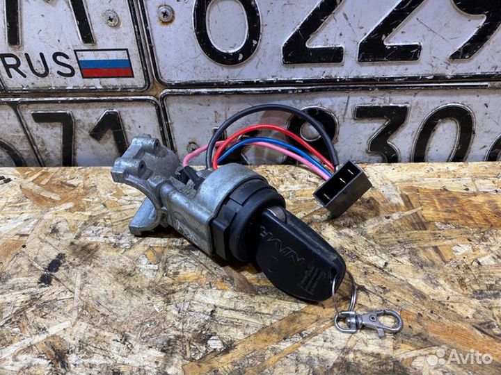 Замок зажигания Chevrolet Niva 2011