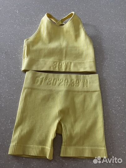 Спортивный костюм женский