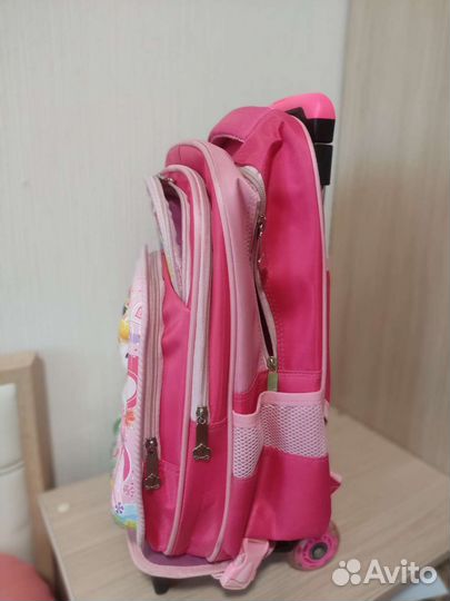 Рюкзак на колесиках