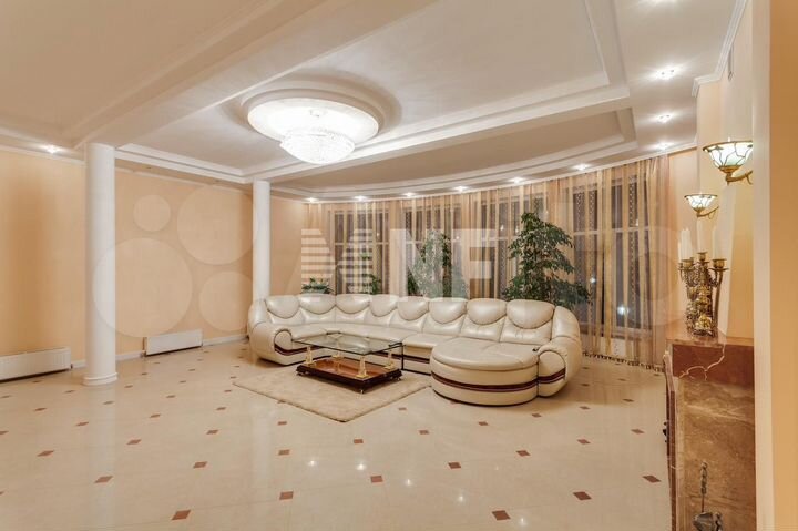 Дом 550 м² на участке 22 сот.