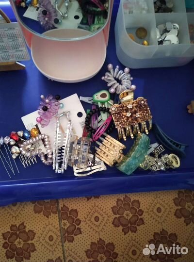 Заколки для волос