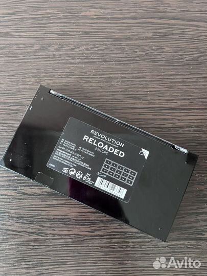 Палитра теней Revolution