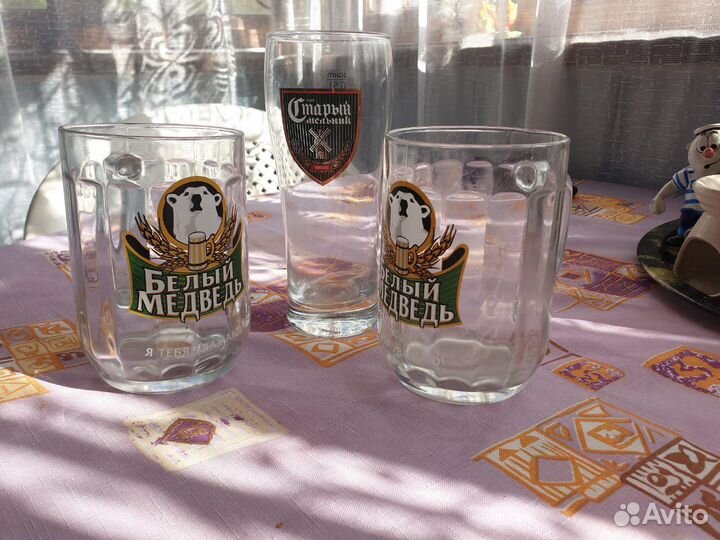 Пивные кружки и стакан