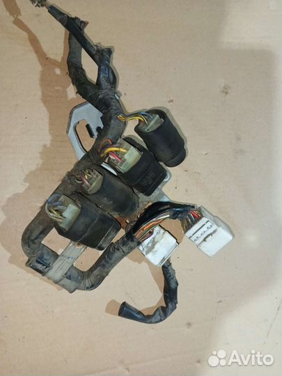 Блок реле Toyota Hiace 1996г