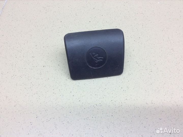 Крышка крепления ремня безопасности Suzuki Sx4