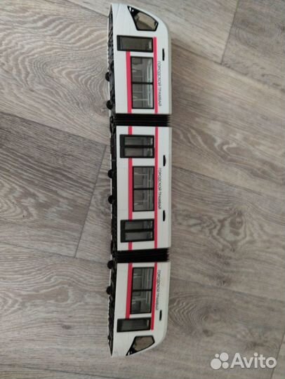 Детский игрушечный трамвай