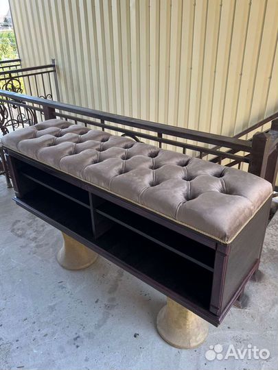 Обувница темная