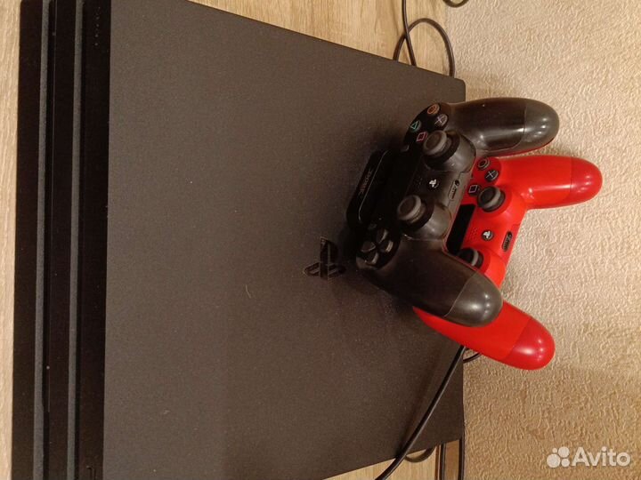 PS4 Pro 1Tb+два джойстика+две игры