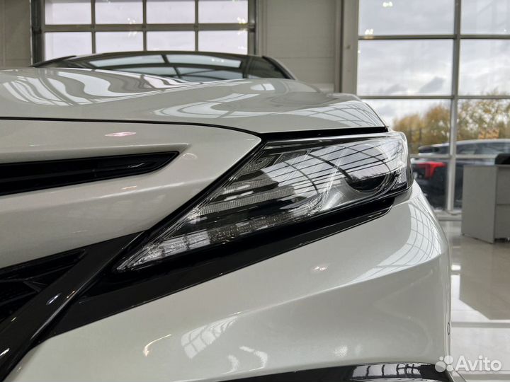 Toyota Camry 2.5 AT, 2023