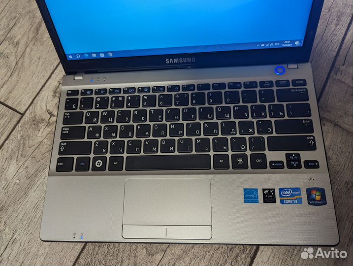 Ноутбук Samsung i3-2350/Intel HD 3000/500HDD/4RAM