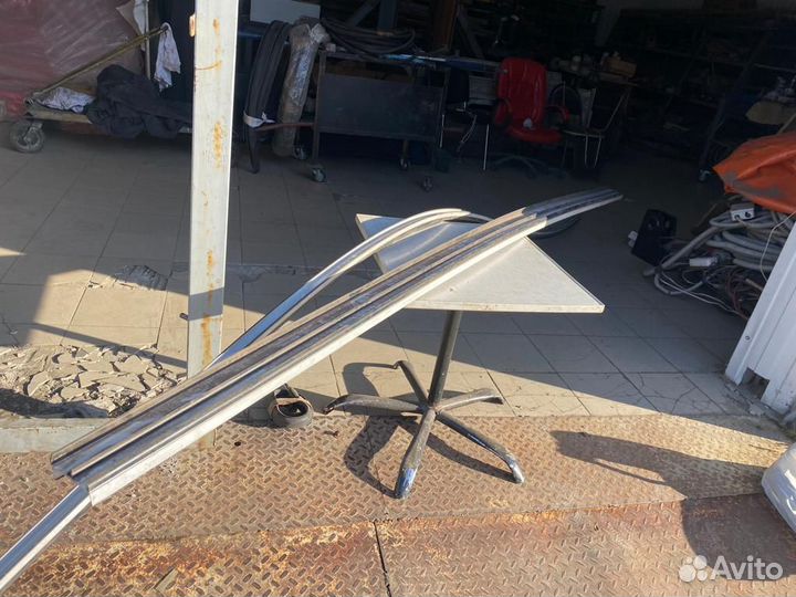 Профиль уплотнительный (30) резинопластиковый