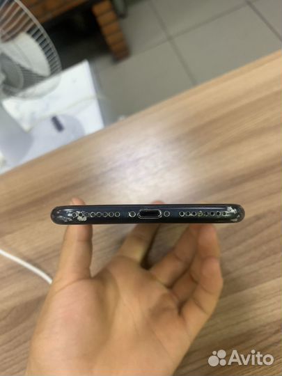 Телефон iPhone 7 plus