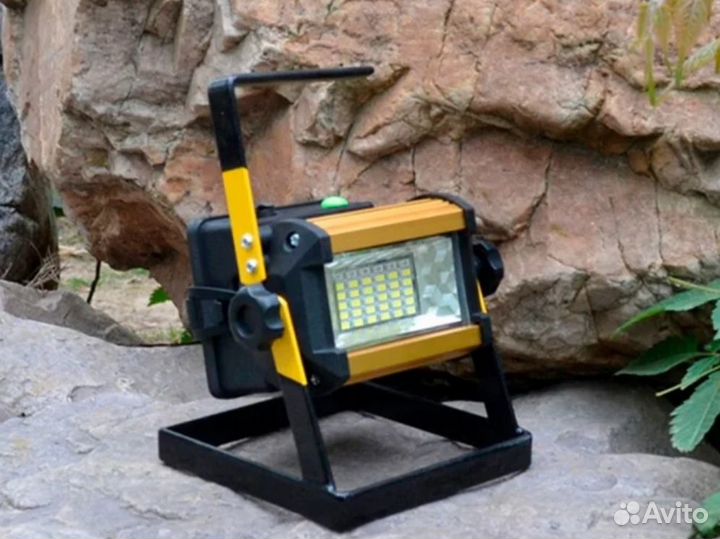 Прожектор 50W переносной светодиодный, автономный