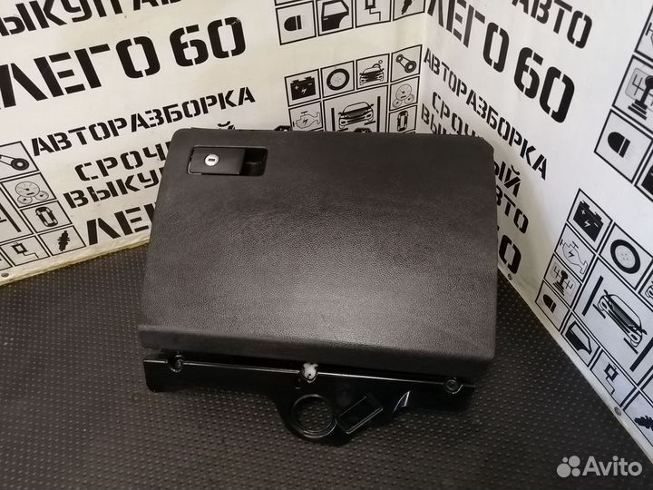 Бардачок для VW Passat B6 ;Passat CC