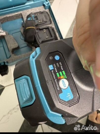 Гайковерт Makita аккумуляторный 400 N.m