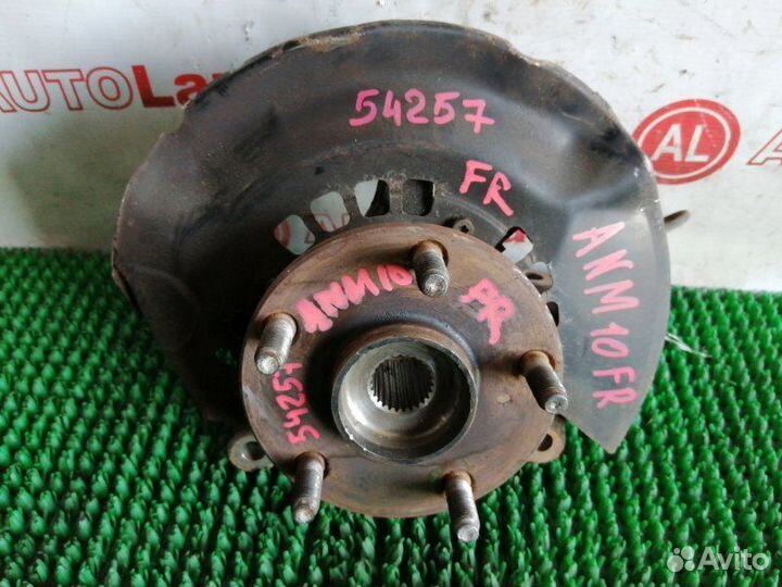 Ступица передняя правая Toyota Isis ANM10