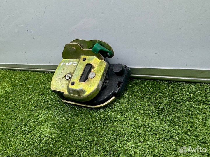 Замок двери задней правой Chrysler Voyager III 155146