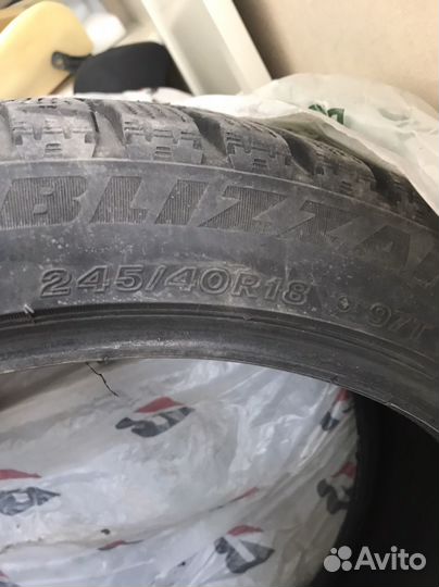 Bridgestone Blizzak Spike-02 245/40 R18