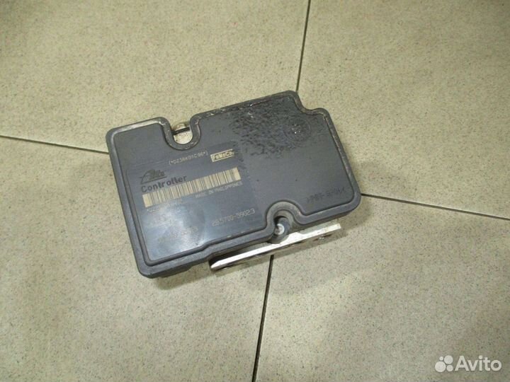 Блок ABS (насос) Ford Fiesta 6
