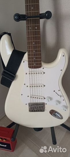 Электрогитара fender squier bullet Stratocaster