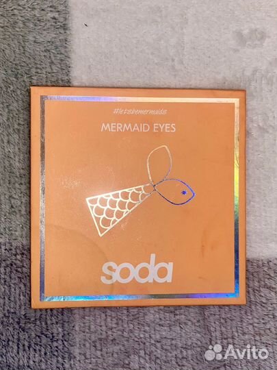 Палетка теней soda essence revolution yves rosher