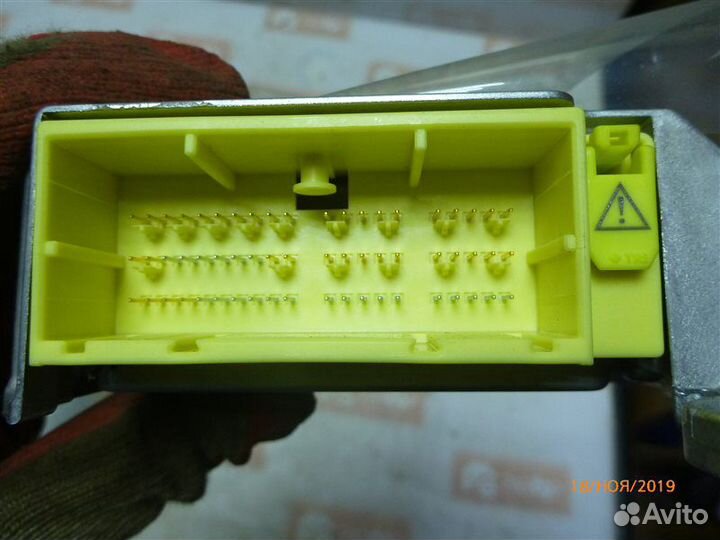 Блок управления подушками безопасности Toyota Rav4