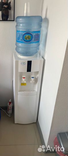 Кулер для воды напольный