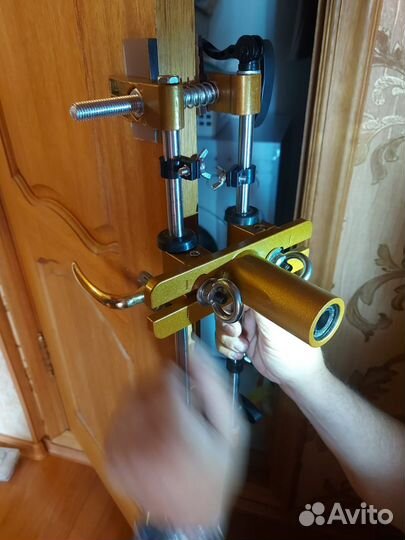 Вскрытие, ремонт, замена, дверных и авто замков