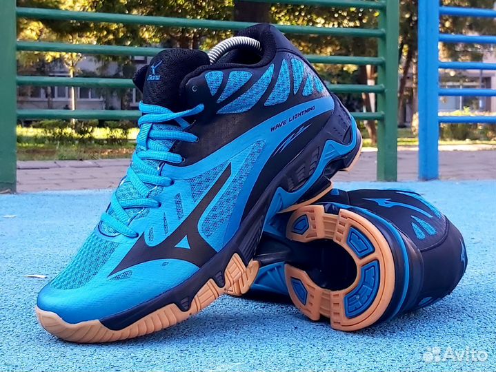 Кроссовки Mizuno волейбольные