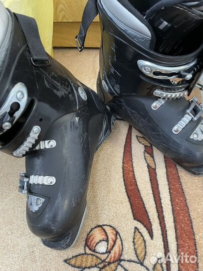 Горнолыжные ботинки atomic