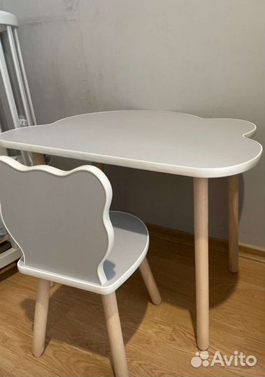 Детский стол и стул новые