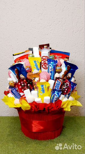 Сладкий подарок из шоколада и зефира