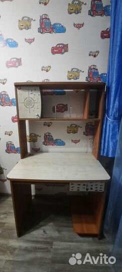Стол компьютерный, уголок школьника