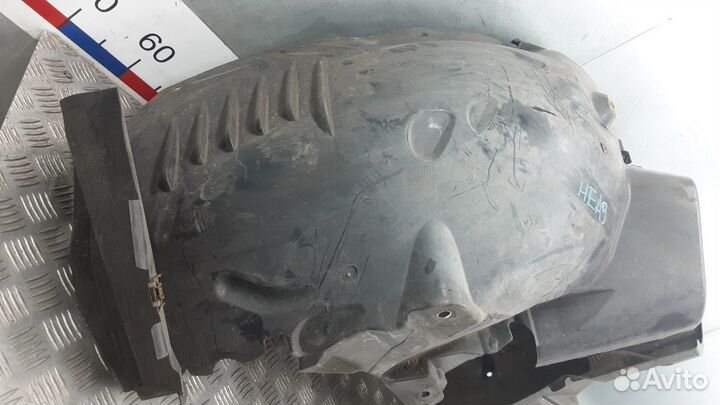 Подкрылок передний на Mercedes C-class 204