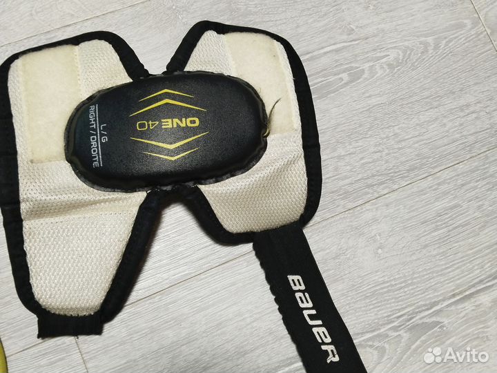 Нагрудник хоккейный,налокотники, наколенники