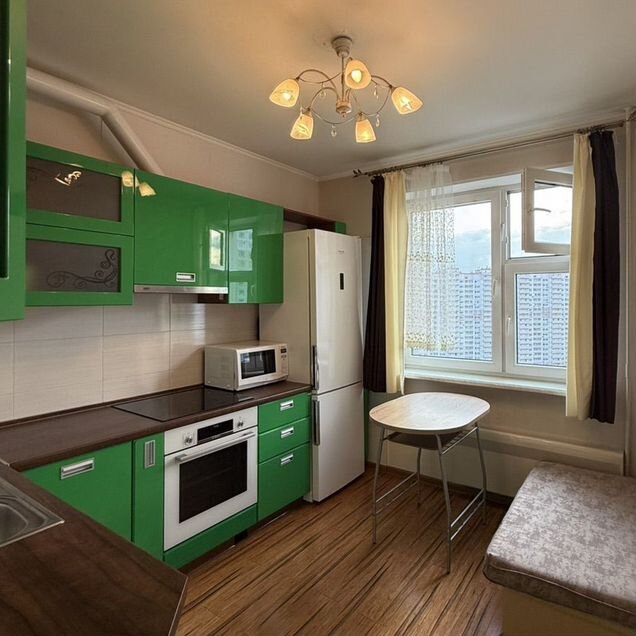 2-к. квартира, 54 м², 15/17 эт.