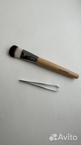 Кисть для тона и щипчики