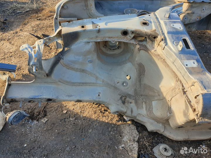 Лонжерон четверть передний левый vw jetta v golf 5