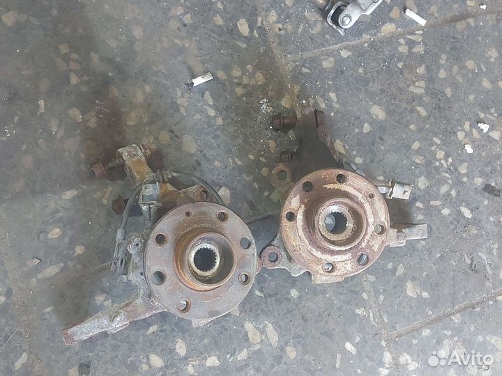 Кулаки передние Opel Corsa C 1.2 АКПП