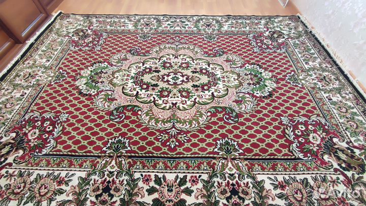 Ковер с бахромой 240*330 отличное качество