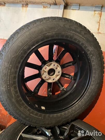 Комплект колёс на toyota RAV4 225/60/R17