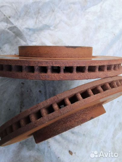 Диск тормозной передний Mitsubishi Galant 8 2.4