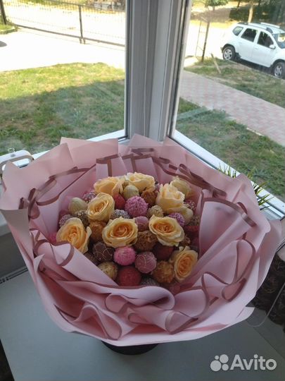 Клубника в шоколаде, съедобный букет