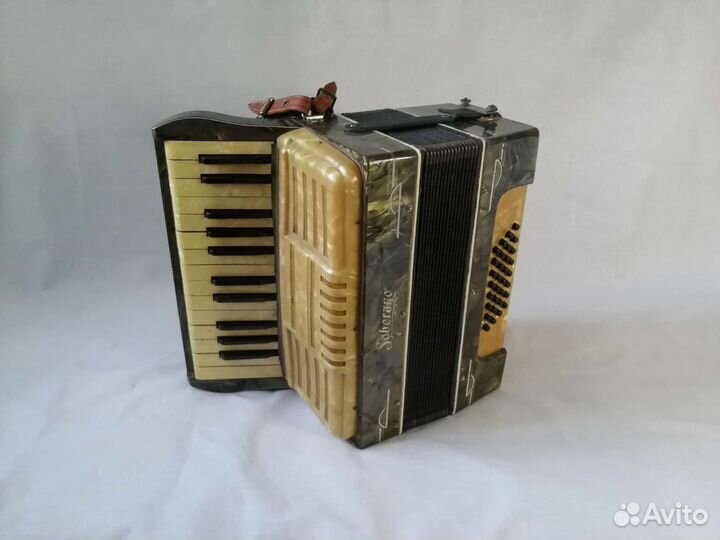 Аккордеон Soberano 1/2, времён ВОВ