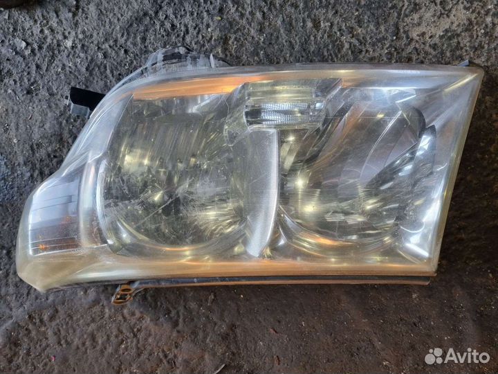 Фара toyota land cruiser 200