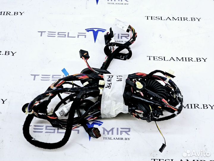 Электропроводка двери передняя правая Tesla